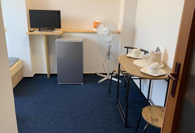 膳宿费 Penzion Ronox