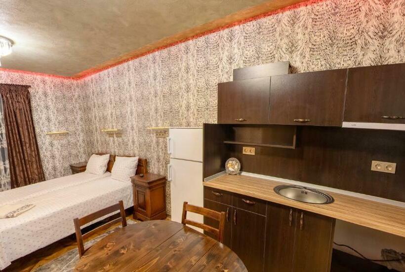 بنسيون Simona Guest House