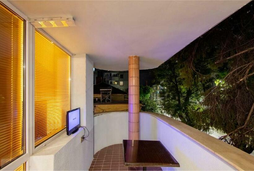 بنسيون Simona Guest House