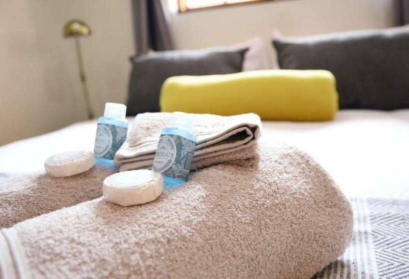 بنسيون The Oak Potch Guesthouse