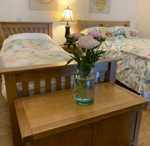 بنسيون The Reindeer Retreat Buttercup Twin