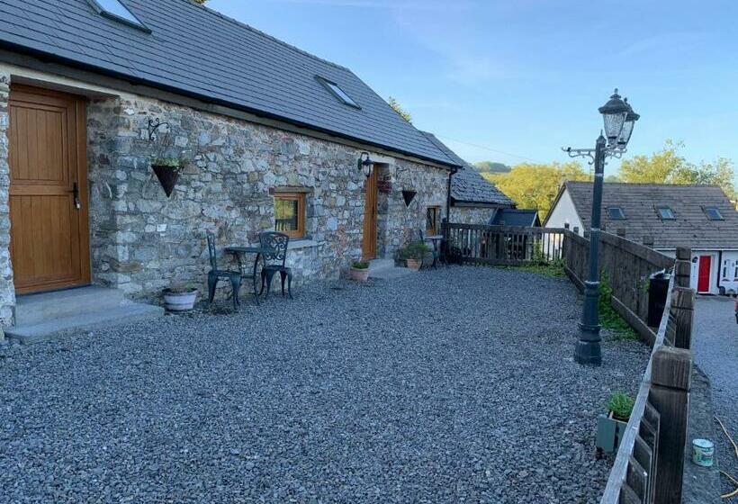 膳宿费 The Reindeer Retreat Buttercup Twin