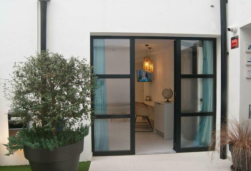 Aparthotel El Cargol