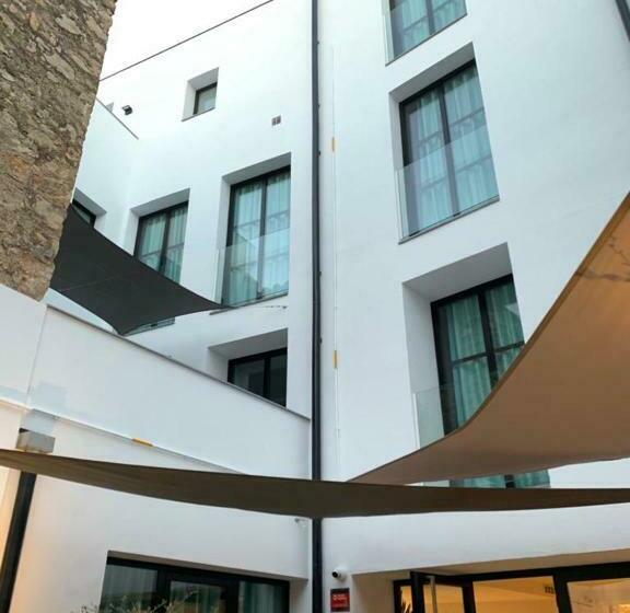 Aparthotel El Cargol