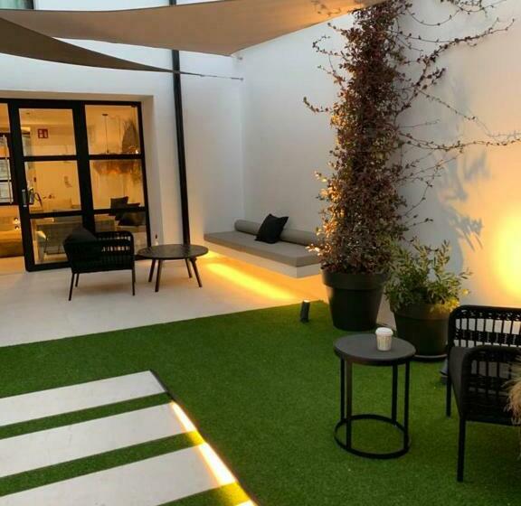 Aparthotel El Cargol