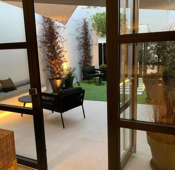 Aparthotel El Cargol