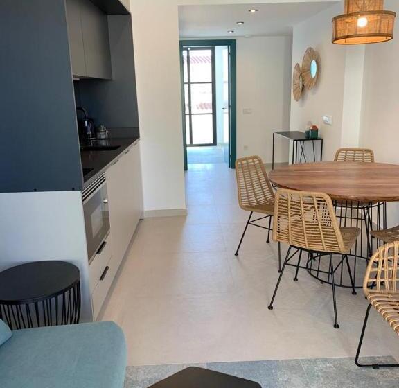 Aparthotel El Cargol