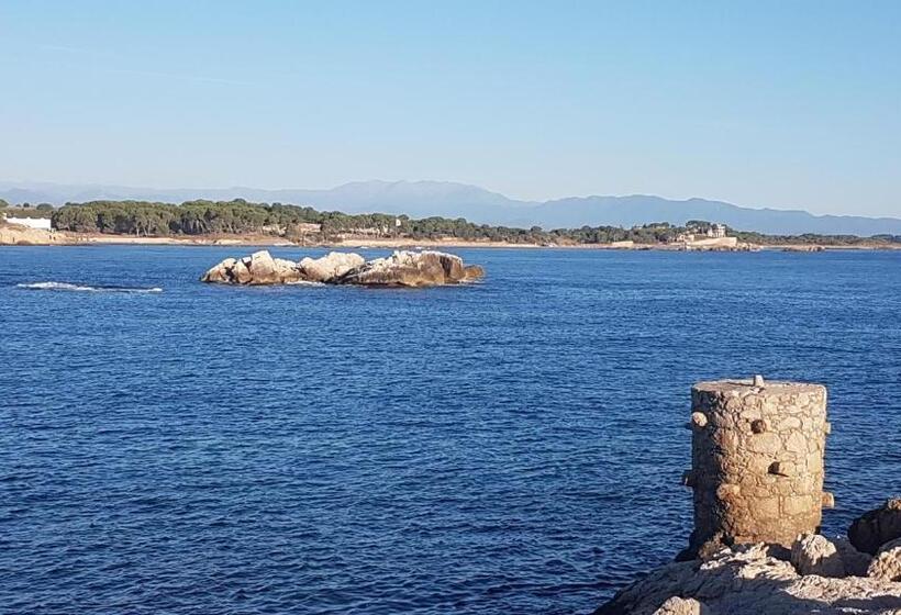 Aparthotel El Cargol