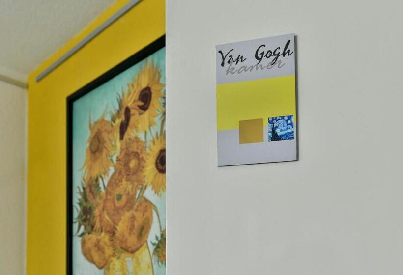 تختخواب و صبحانه Bedbijpet