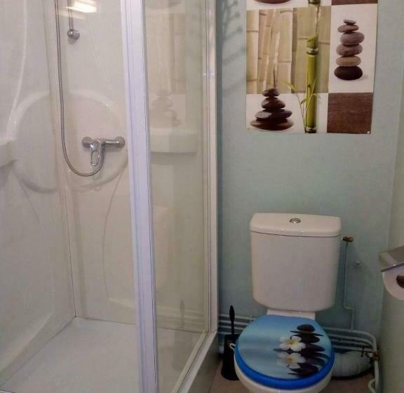 민박 Chambre N 1 Centre Ville De Mirecourt