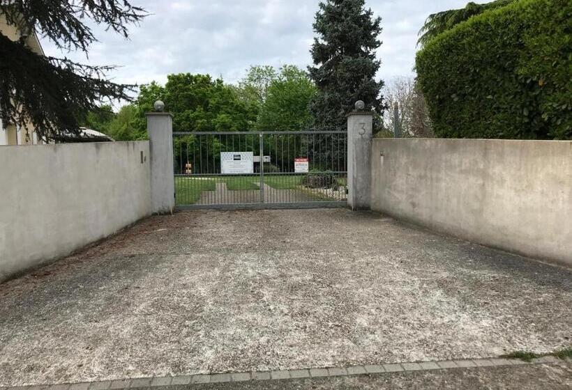 مبيت وإفطار Chambres D Hôtes De Charme Au Refuge Du Peintre Prés De St Emilion