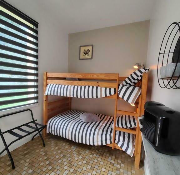 住宿加早餐  Chez Jollyjune, à Moins D Une Heure Du Mont Saint Michel