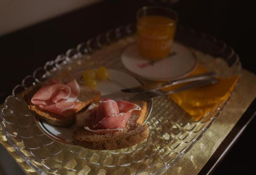 تختخواب و صبحانه La Maison Di Carla