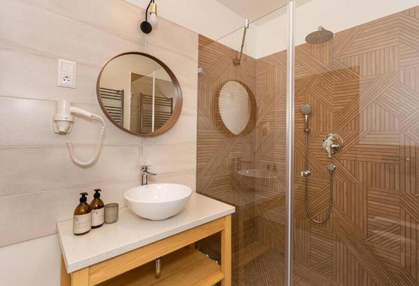 צימר Lujza & Koriander