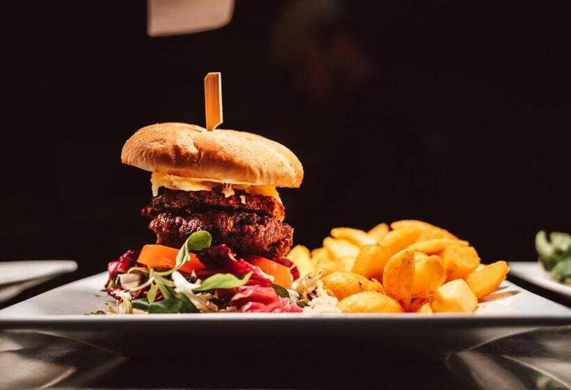 צימר Peak District, The Greyhound Inn, Warslow Circa 1750