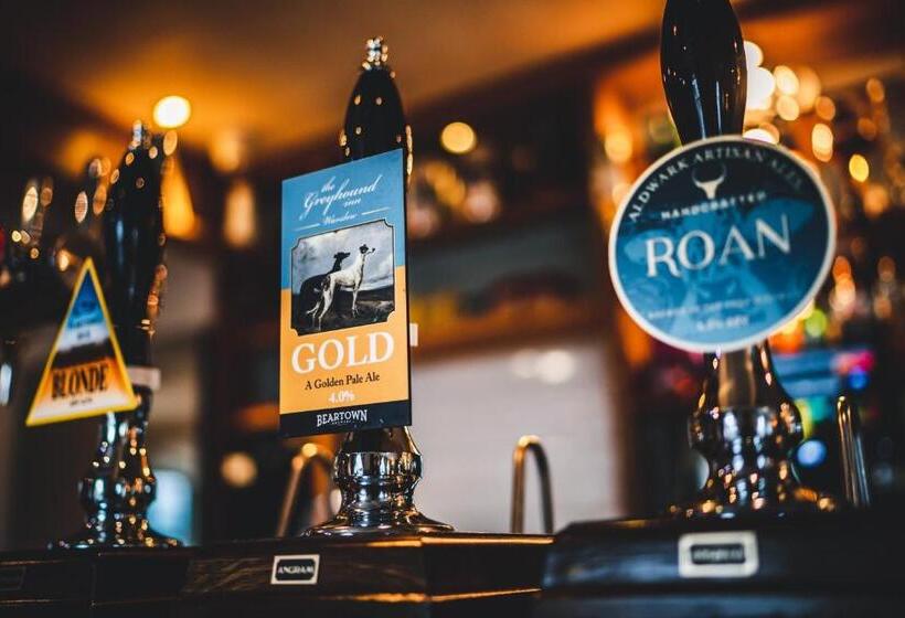 צימר Peak District, The Greyhound Inn, Warslow Circa 1750