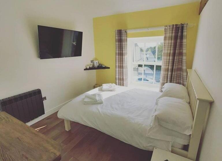 צימר Peak District, The Greyhound Inn, Warslow Circa 1750