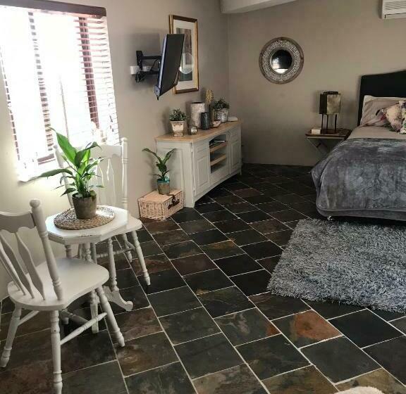 مبيت وإفطار Robinson Retreat