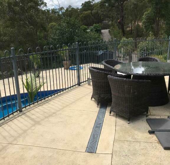 مبيت وإفطار Robinson Retreat