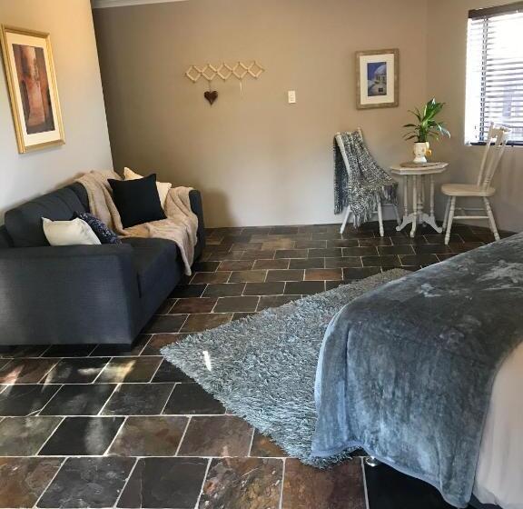 مبيت وإفطار Robinson Retreat