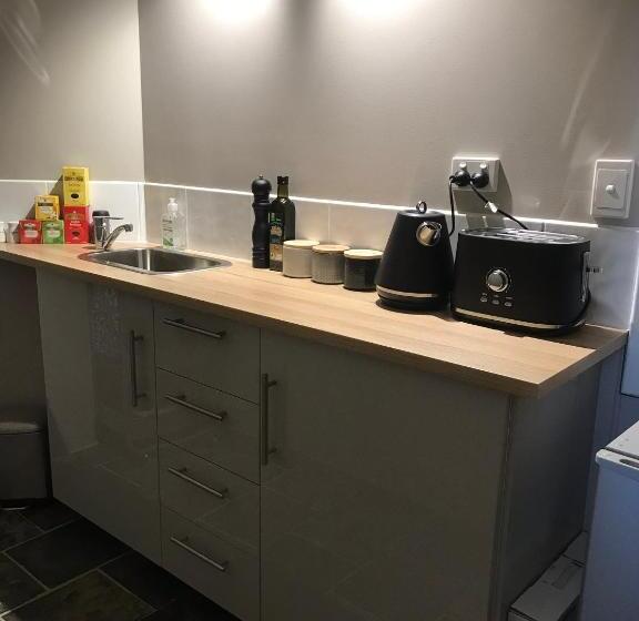 مبيت وإفطار Robinson Retreat