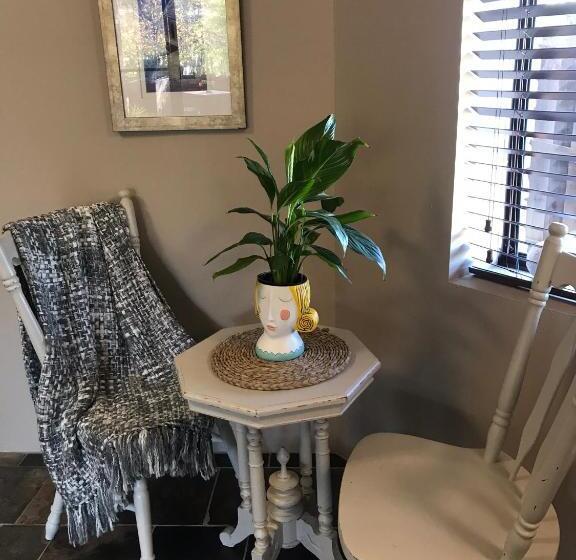 مبيت وإفطار Robinson Retreat