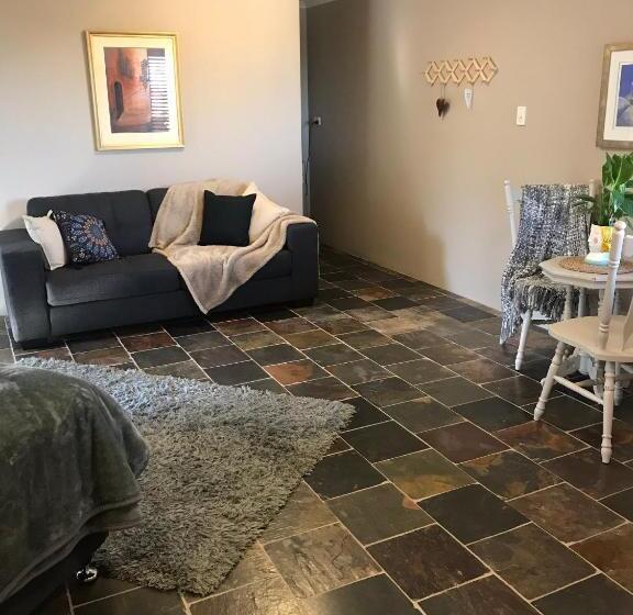 مبيت وإفطار Robinson Retreat