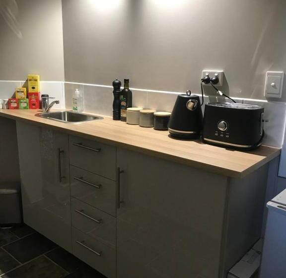 مبيت وإفطار Robinson Retreat