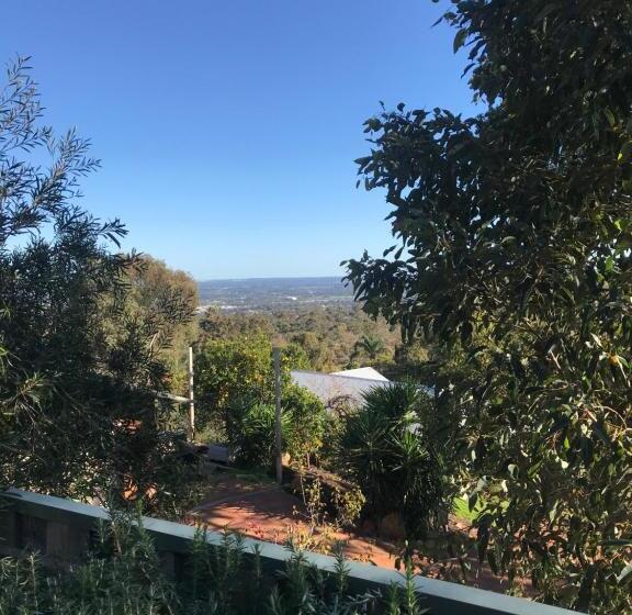 مبيت وإفطار Robinson Retreat