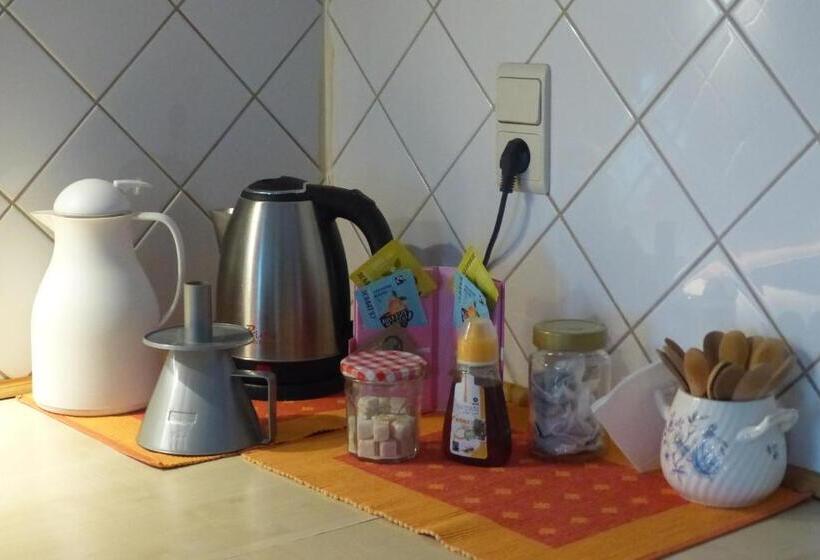 Bed and Breakfast Slaaphuisje Het Vliegend Varken