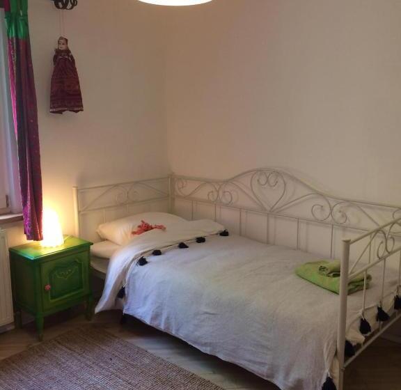 Bed and Breakfast Slaaphuisje Het Vliegend Varken