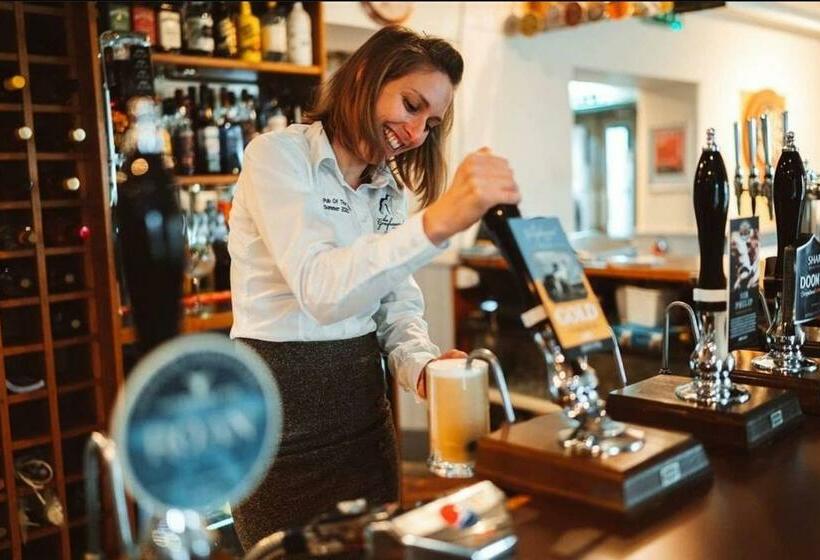 צימר Peak District, The Greyhound Inn, Warslow Circa 1750