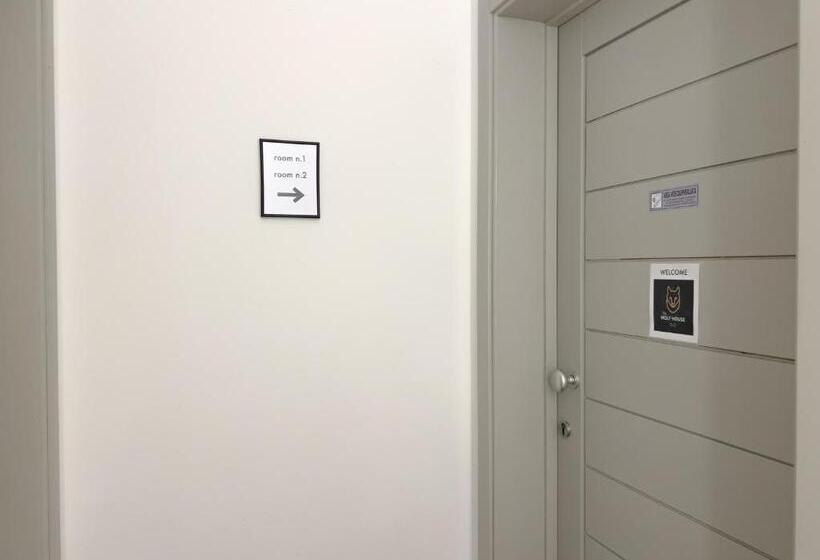 تختخواب و صبحانه Wolf House Bnb