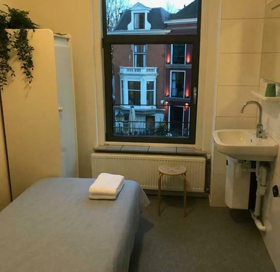 Kleinschalig Hostel In Deventer, Hartje Stad, Aan De Ijssel