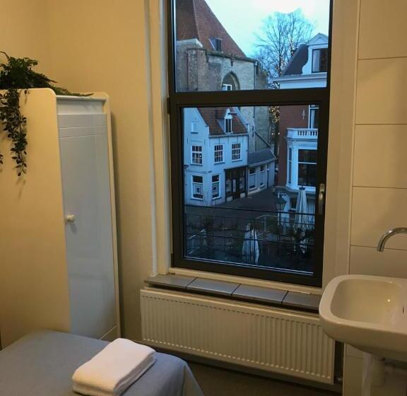 Kleinschalig Hostel In Deventer, Hartje Stad, Aan De Ijssel