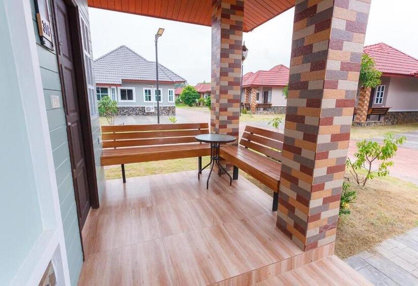 בית מלון כפרי Avarin Resort