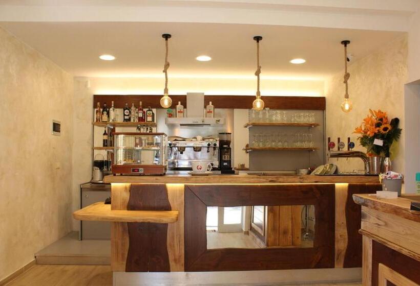 호텔 La Locanda Di Montecatone