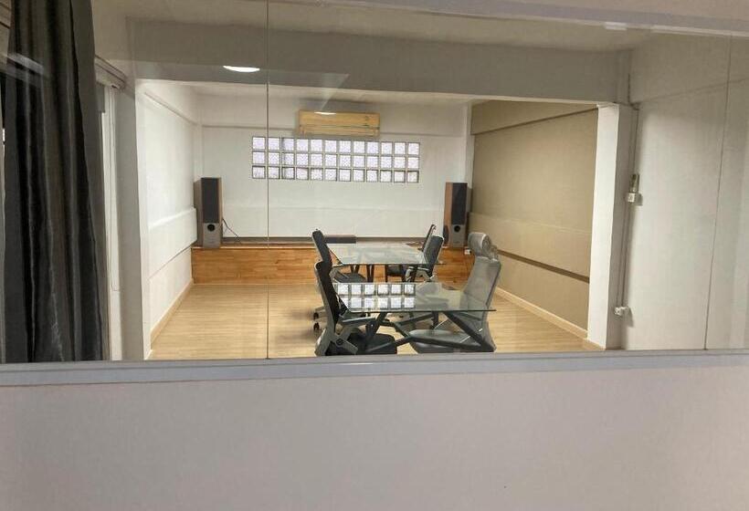 Отель Moocoworking