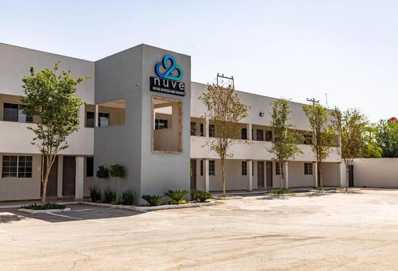 ホテル Nuve Gomez Palacio