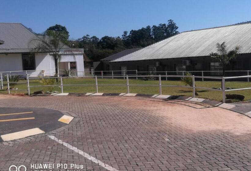 בית מלון כפרי Sima Silver Lodge