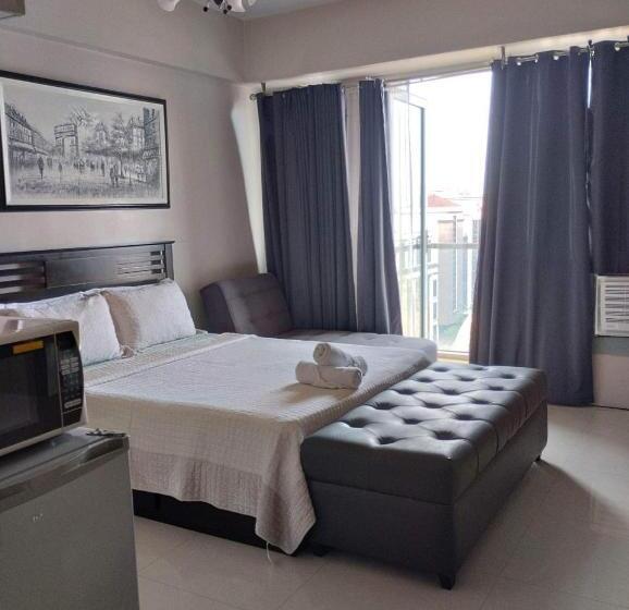 One Palm Tree Villas