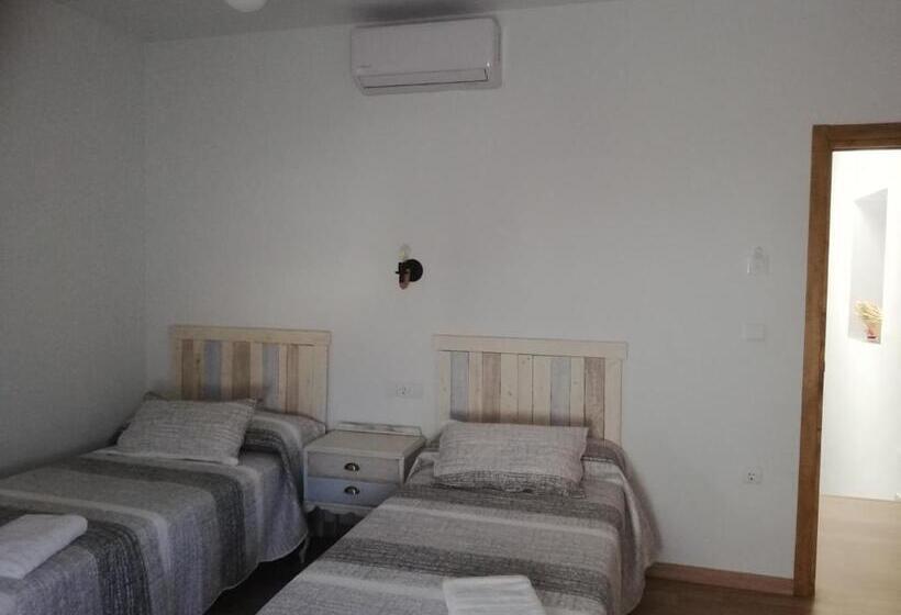 פנסיון Hostal El Lugar De La Mancha