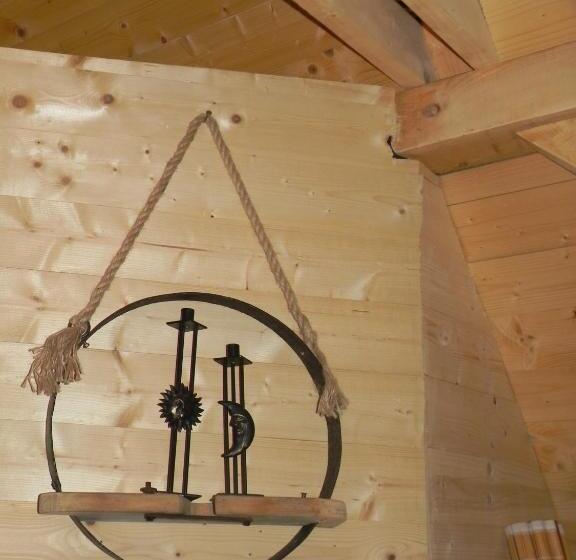 بنسيون Iedera Casa De Familii 2