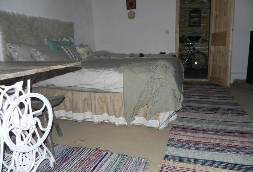 بنسيون Iedera Casa De Familii 2