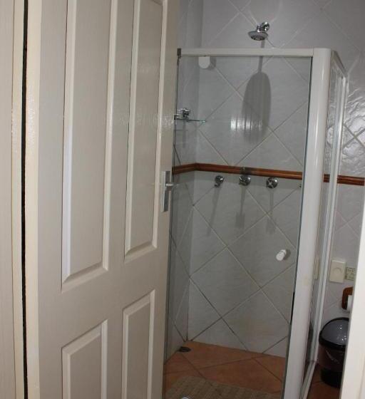 Пансион Seaview Executive Guest House