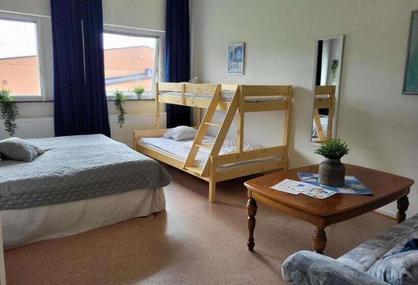 旅馆 Kg Sleepover & Ställplats