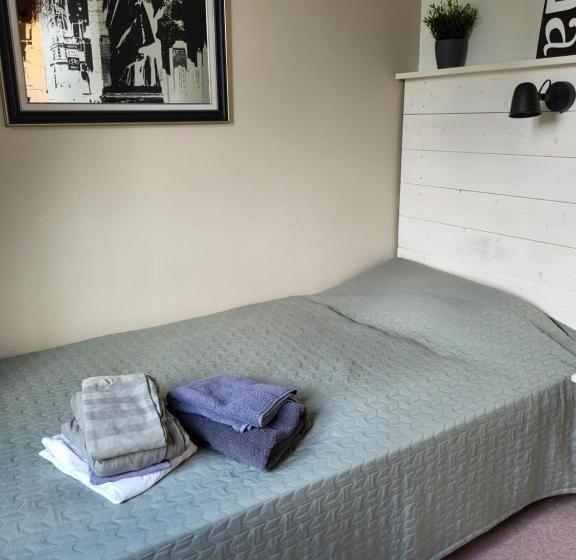 הוסטל Kg Sleepover & Ställplats