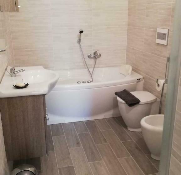 مبيت وإفطار Ca Du Angiulin