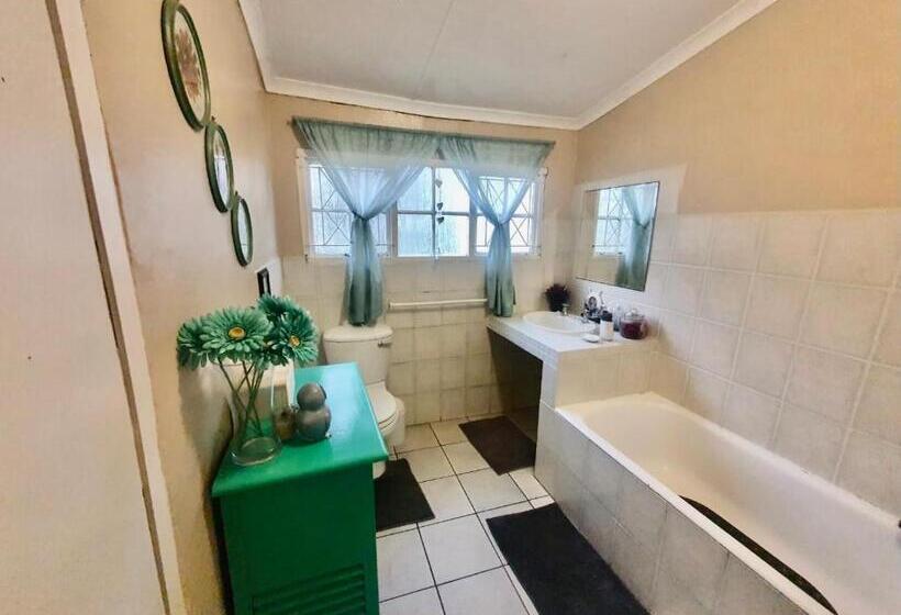 צימר 23 Ambleside Holiday Retreat By The Sea