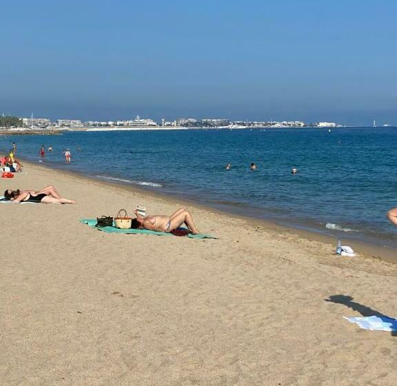 مبيت وإفطار Chambre Spacieuse Indépendante Dans Villa Plus Parking Privée